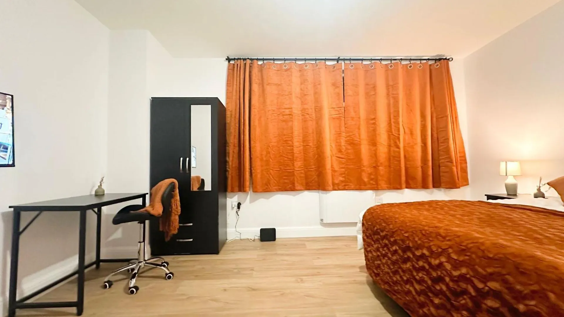 Hounslow Red Rose المملكة المتحدة